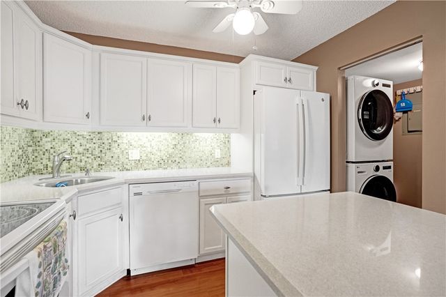 426 Pine Glen Lane D-2, Green Acres, FL 33463