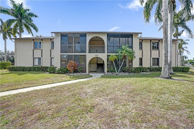 426 Pine Glen Lane D-2, Green Acres, FL 33463