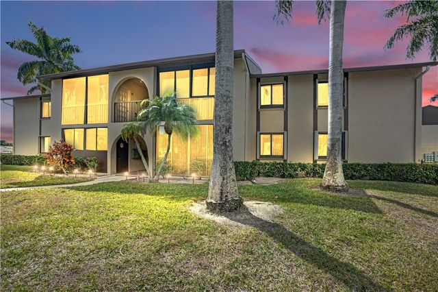 426 Pine Glen Lane D-2, Green Acres, FL 33463