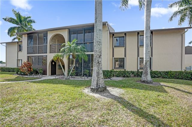 426 Pine Glen Lane D-2, Green Acres, FL 33463