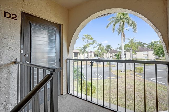 426 Pine Glen Lane D-2, Green Acres, FL 33463