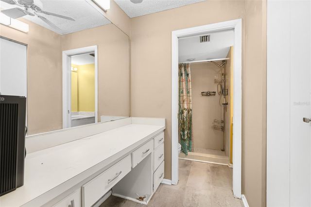 5683 SUMMERSIDE LANE 25A, Sarasota, FL 34231