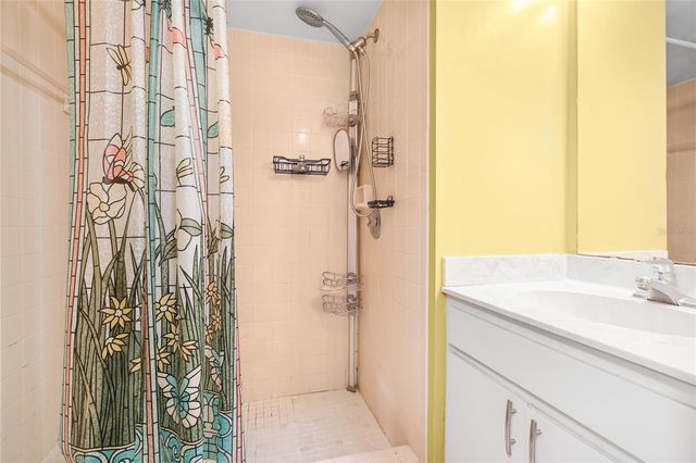 5683 SUMMERSIDE LANE 25A, Sarasota, FL 34231