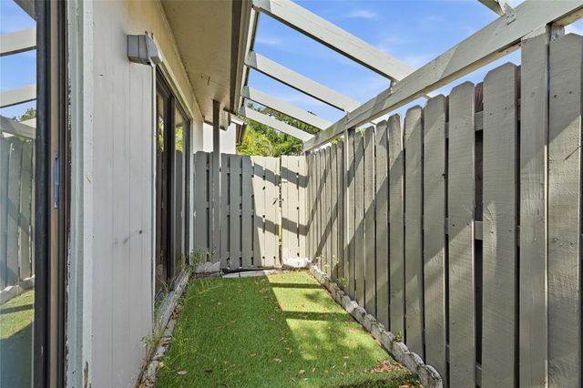 5683 SUMMERSIDE LANE 25A, Sarasota, FL 34231