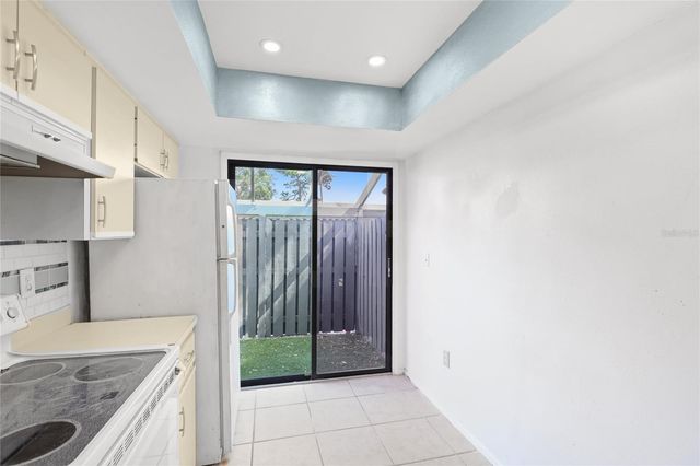 5683 SUMMERSIDE LANE 25A, Sarasota, FL 34231