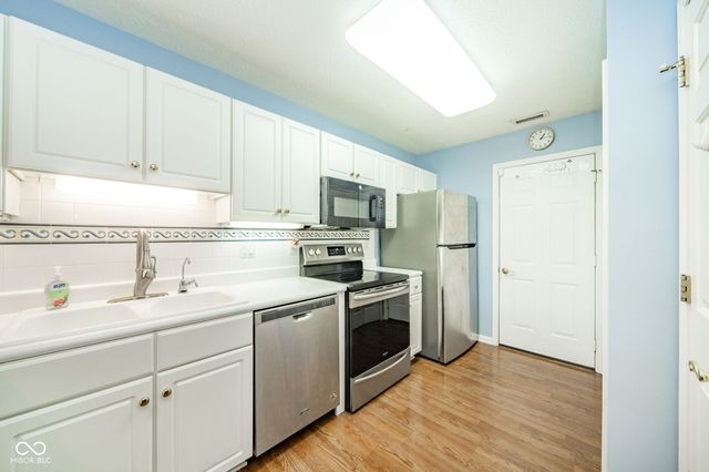 3065 W Applewood Court, Muncie, IN 47304