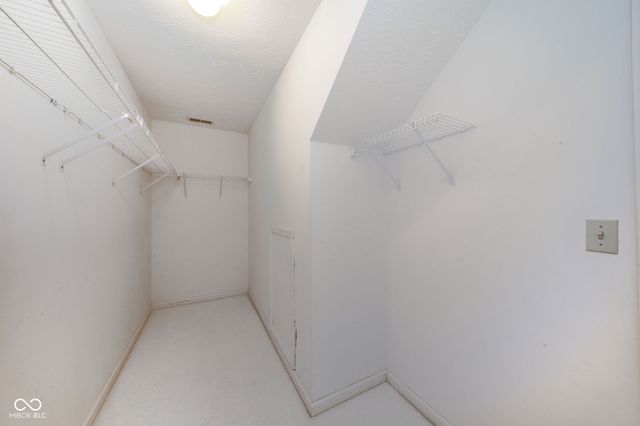3065 W Applewood Court, Muncie, IN 47304