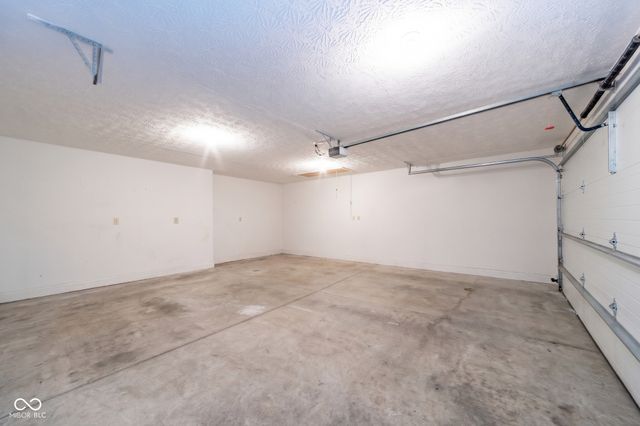 3065 W Applewood Court, Muncie, IN 47304