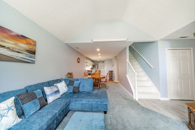 3065 W Applewood Court, Muncie, IN 47304