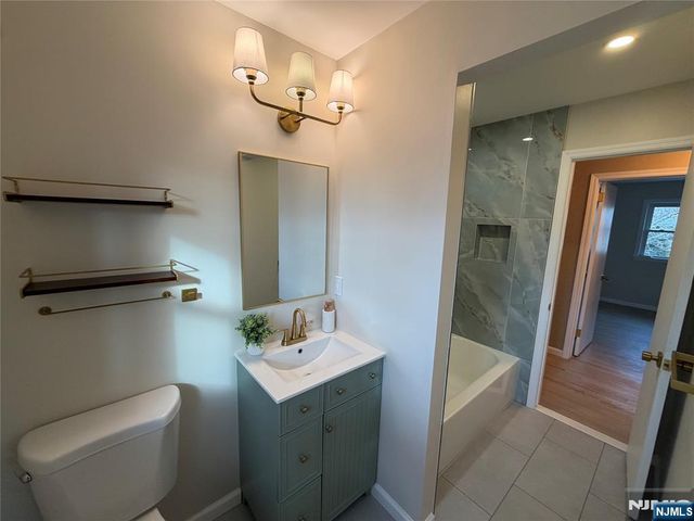 208 Holly Drive, Roselle, NJ 07203