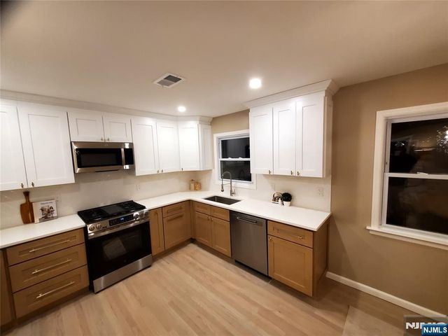 208 Holly Drive, Roselle, NJ 07203