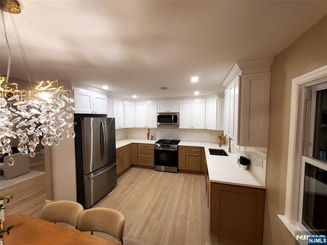 208 Holly Drive, Roselle, NJ 07203