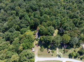 1028 Calahan Dr, White Bluff, TN 37187