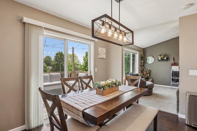 809 Brookstone Crest, Mount Horeb, WI 53572