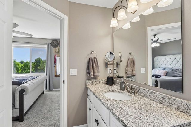 809 Brookstone Crest, Mount Horeb, WI 53572