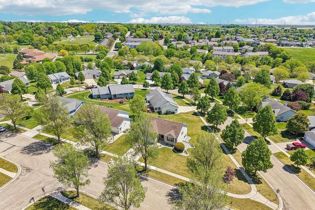 809 Brookstone Crest, Mount Horeb, WI 53572