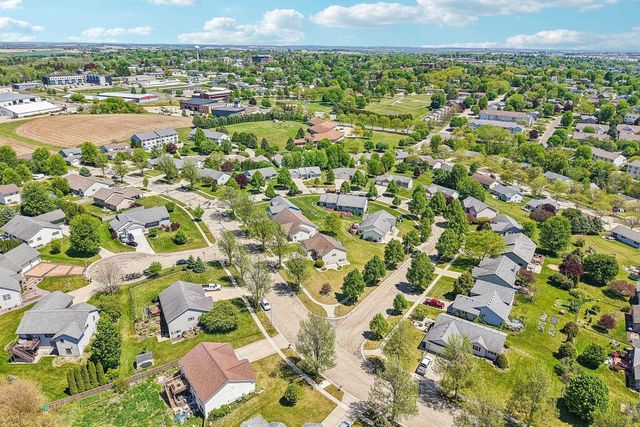 809 Brookstone Crest, Mount Horeb, WI 53572