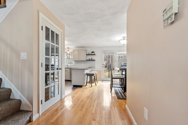 132 Wellman Avenue 132, Chelmsford, MA 01863