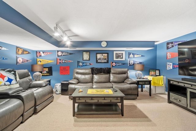 132 Wellman Avenue 132, Chelmsford, MA 01863