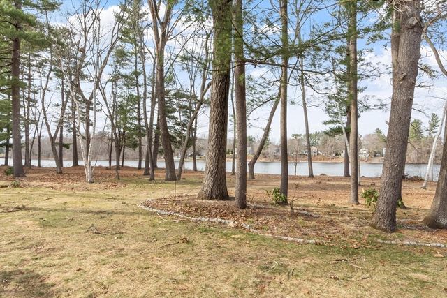 132 Wellman Avenue 132, Chelmsford, MA 01863