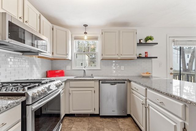 132 Wellman Avenue 132, Chelmsford, MA 01863