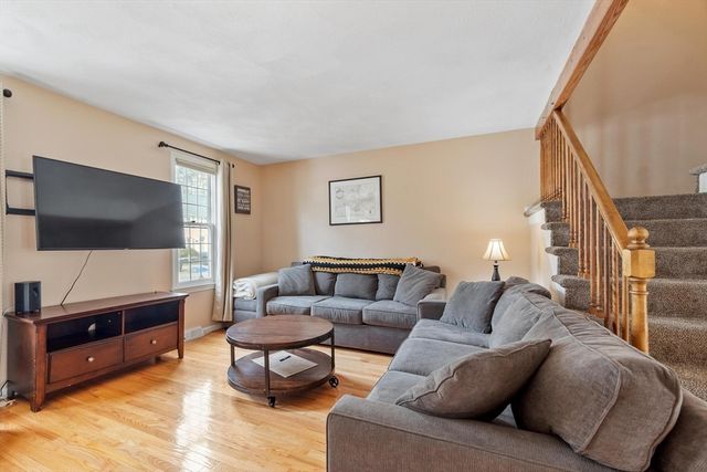 132 Wellman Avenue 132, Chelmsford, MA 01863