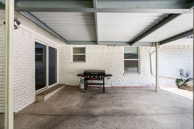 2341 Pinebluff Drive, Dallas, TX 75228