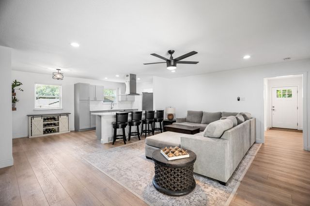 2341 Pinebluff Drive, Dallas, TX 75228