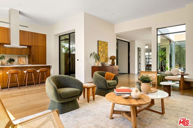 8732 Rangely Avenue, West Hollywood, CA 90048