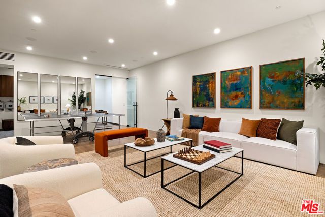 8732 Rangely Avenue, West Hollywood, CA 90048