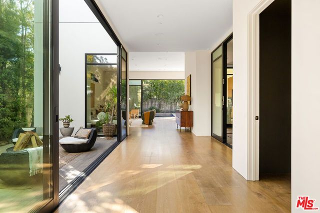 8732 Rangely Avenue, West Hollywood, CA 90048
