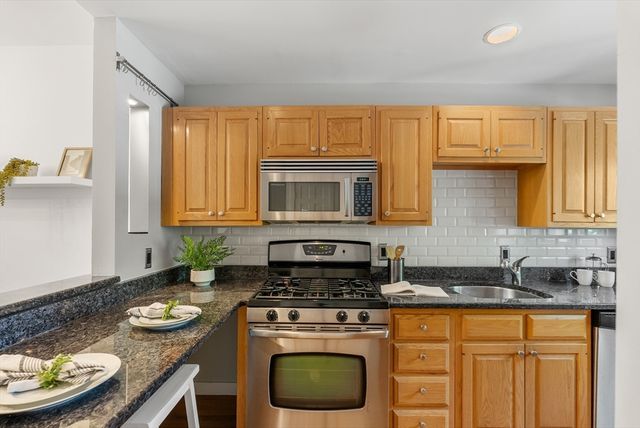 20 Ship Ave 14, Medford, MA 02155