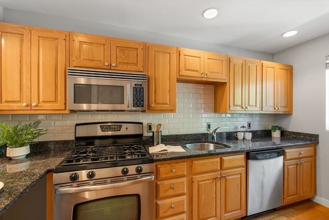 20 Ship Ave 14, Medford, MA 02155