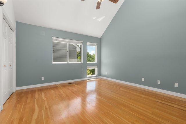 20 Ship Ave 14, Medford, MA 02155
