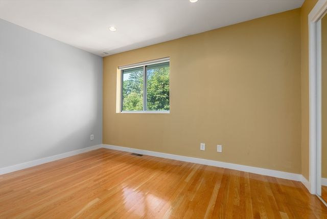 20 Ship Ave 14, Medford, MA 02155