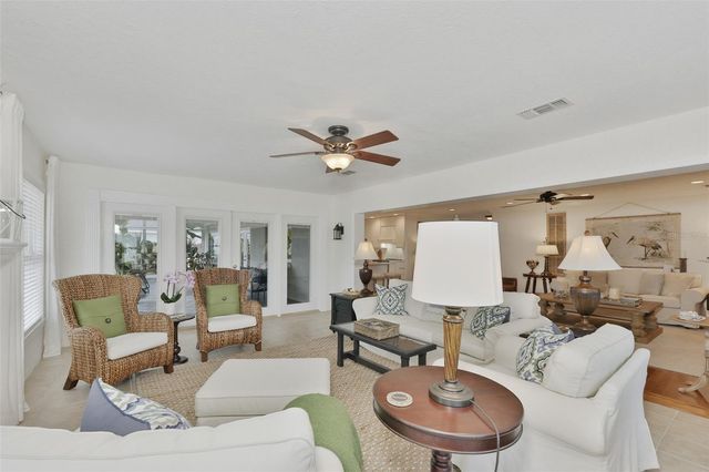 412 STONEHAM DRIVE, Sun City Center, FL 33573