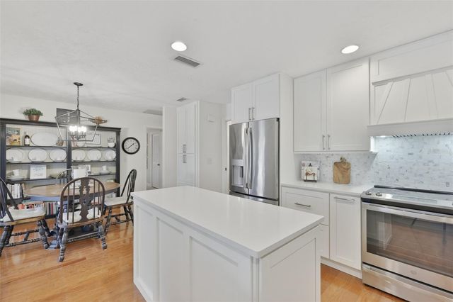 412 STONEHAM DRIVE, Sun City Center, FL 33573