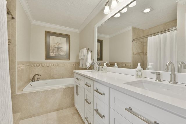 412 STONEHAM DRIVE, Sun City Center, FL 33573