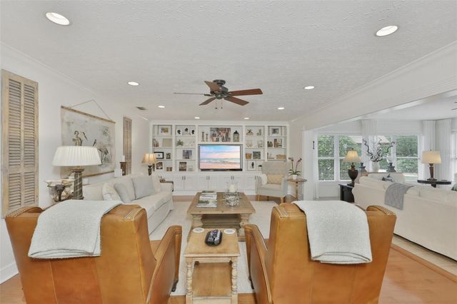 412 STONEHAM DRIVE, Sun City Center, FL 33573