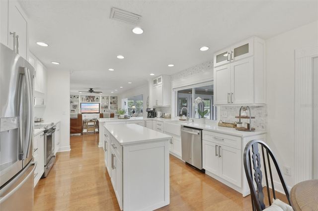 412 STONEHAM DRIVE, Sun City Center, FL 33573
