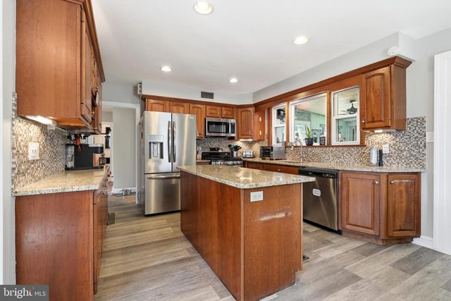 418 BUCHANAN AVE, Folsom, PA 19033