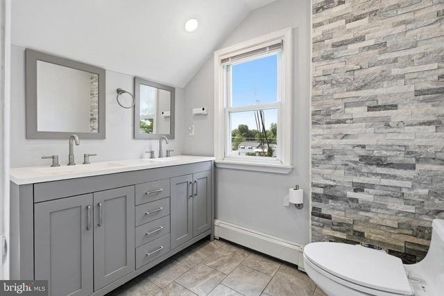 418 BUCHANAN AVE, Folsom, PA 19033
