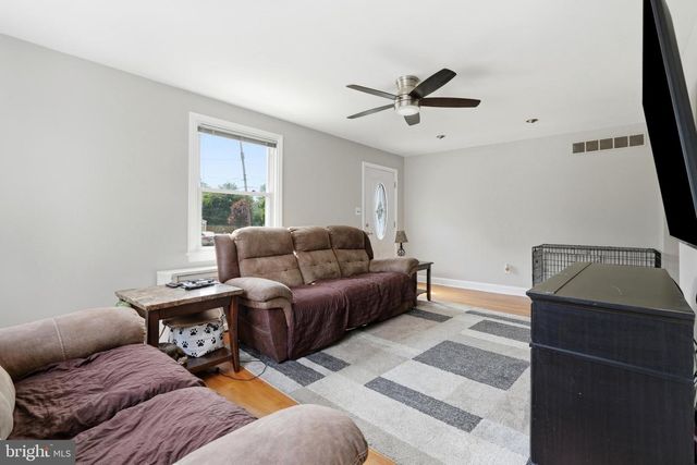 418 BUCHANAN AVE, Folsom, PA 19033