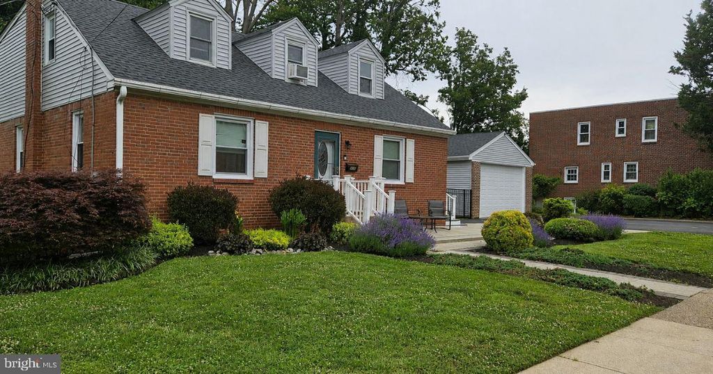418 BUCHANAN AVE, Folsom, PA 19033