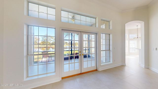 10061 VINEYARD LAKE Road E, Jacksonville, FL 32256