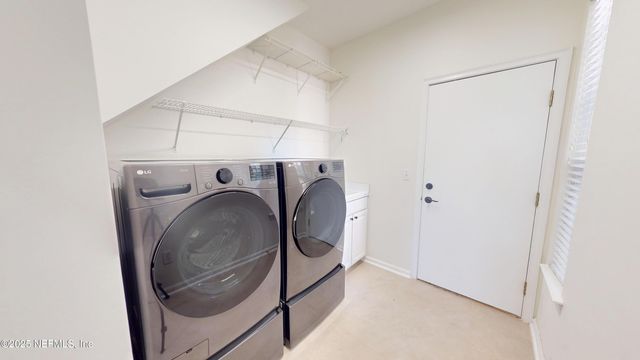 10061 VINEYARD LAKE Road E, Jacksonville, FL 32256