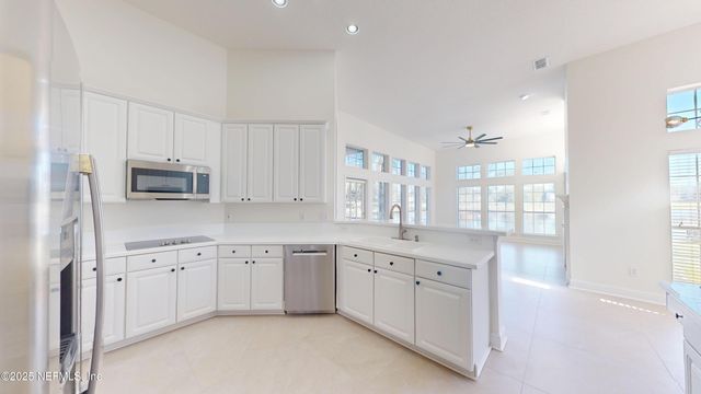 10061 VINEYARD LAKE Road E, Jacksonville, FL 32256