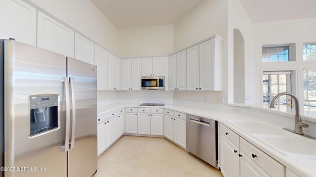 10061 VINEYARD LAKE Road E, Jacksonville, FL 32256