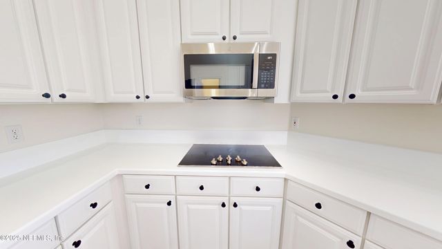 10061 VINEYARD LAKE Road E, Jacksonville, FL 32256