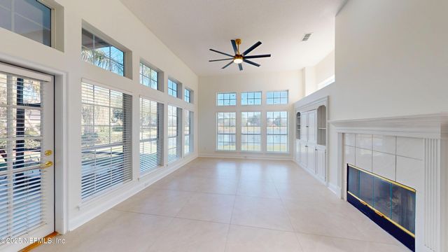 10061 VINEYARD LAKE Road E, Jacksonville, FL 32256